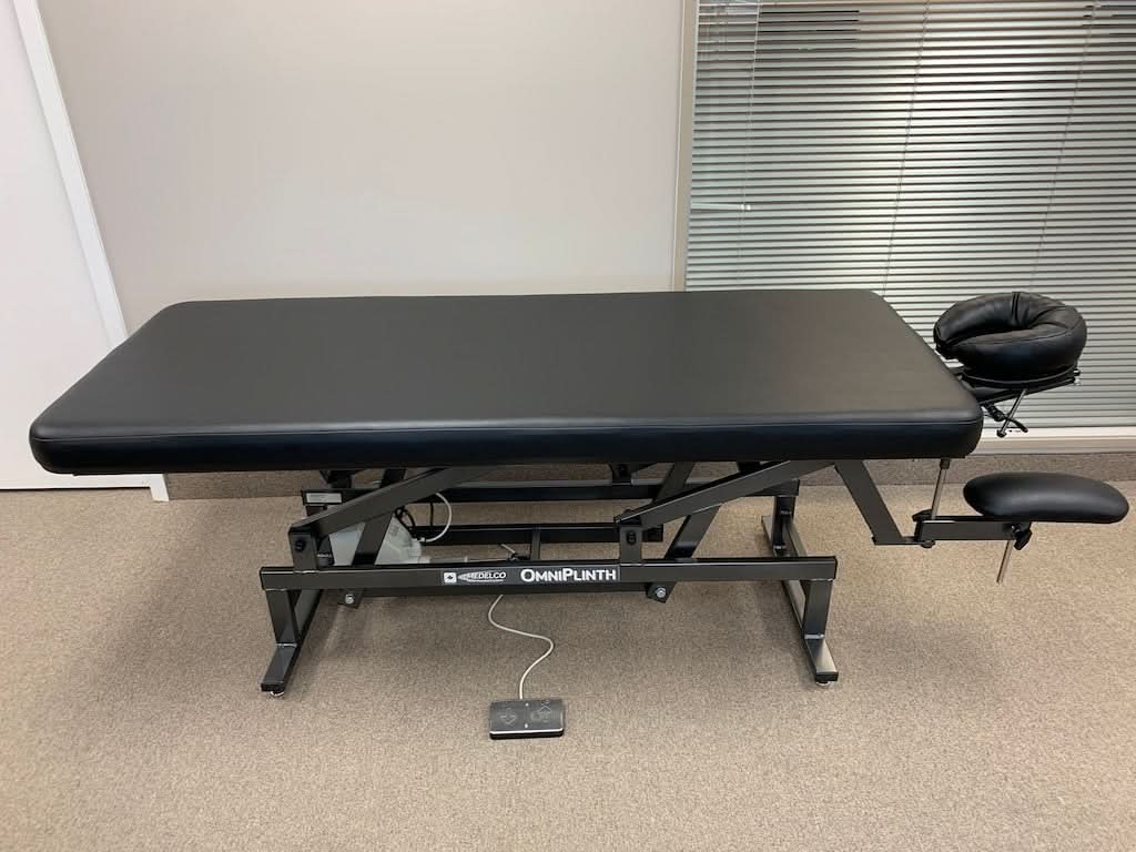 OmniPlinth Classic 2000 Hi-Lo Massage Table - Image 2